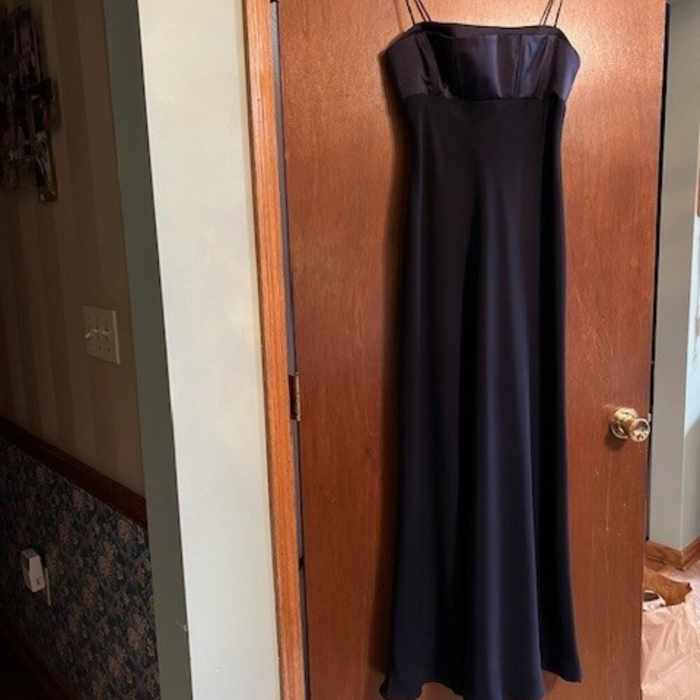 NWT Morgan and Co. by Linda Bernell Bridesmaid Dress Navy with sash size 8